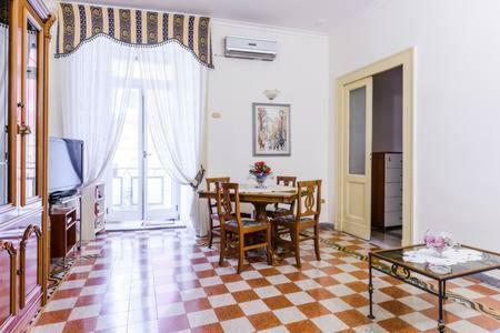 Casa Lillina A Toledo , Near Piazza Del Plebiscito Apartment Naples Exterior photo